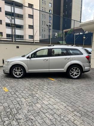 DODGE JOURNEY 3.6 RT V6 GASOLINA 4P AUTOMÁTICO DODGE JOURNEY 3.6 RT V6 GASOLINA 4P AUTOMÁTICO